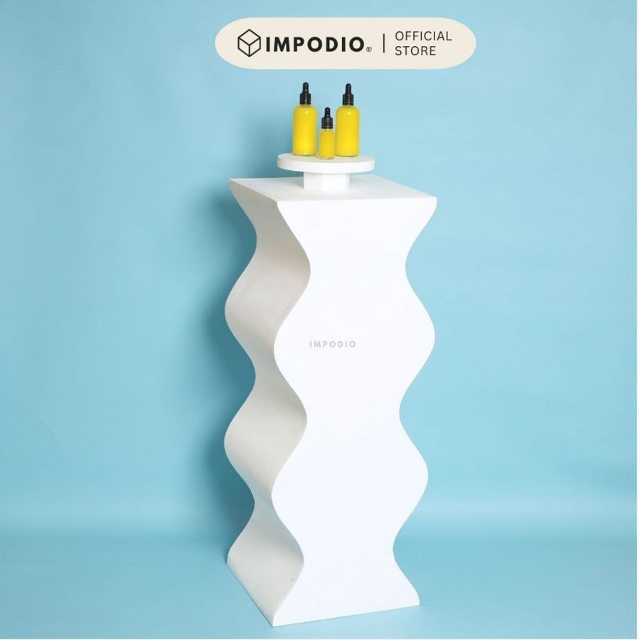 IMPODIO Pedestal Wavy Modern 30x30x80 cm – Podium Display Stand Produk Estetik untuk Event, Toko, Galeri, Pameran & Photoshoot