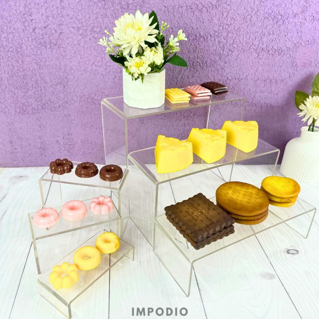 IMPODIO Acrylic Tangga 3 Tingkat - Podium Display Foto Produk