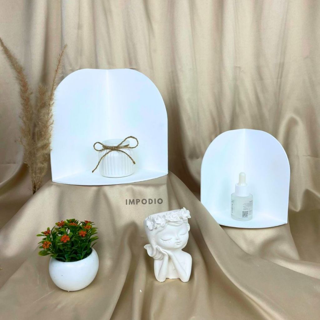 IMPODIO Display Kayu Tatakan 3 Sisi Triangle Podium 3D - Props Foto Produk