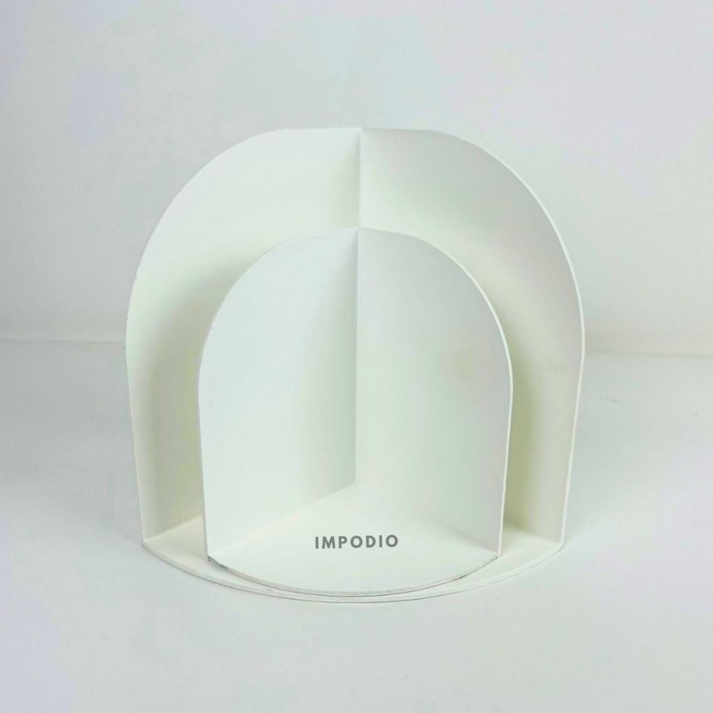 IMPODIO Display Kayu Tatakan 3 Sisi Triangle Podium 3D - Props Foto Produk