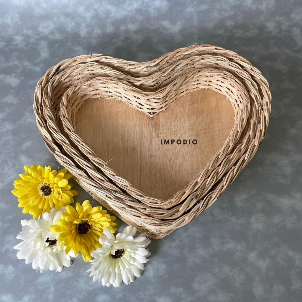 Keranjang Rotan Bentuk Love Set 3pcs IMPODIO - Props Foto Produk