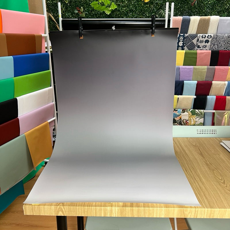 IMPODIO Paper Background Gradient 50x100cm - alas foto gulung