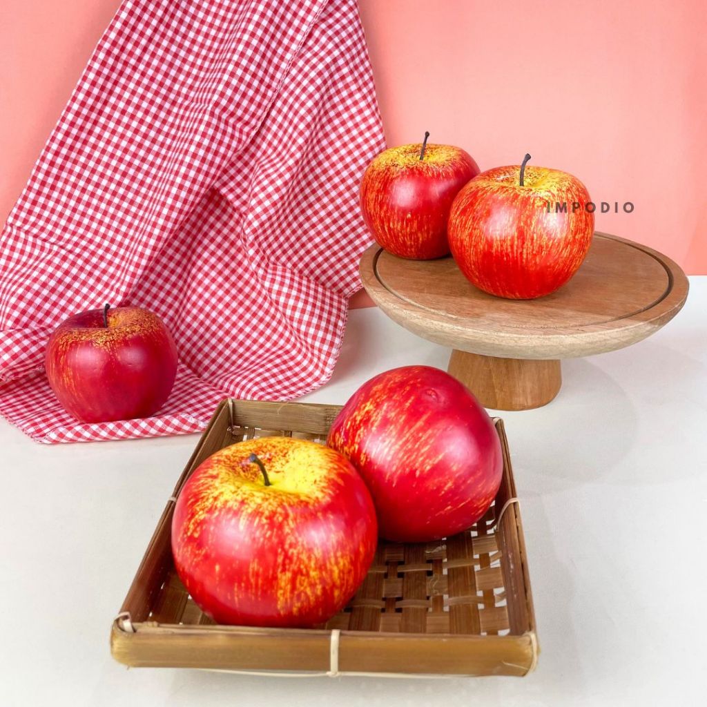IMPODIO Apel Fuji Fake Palsu – Buah Artificial Imitasi Properti Foto - close up