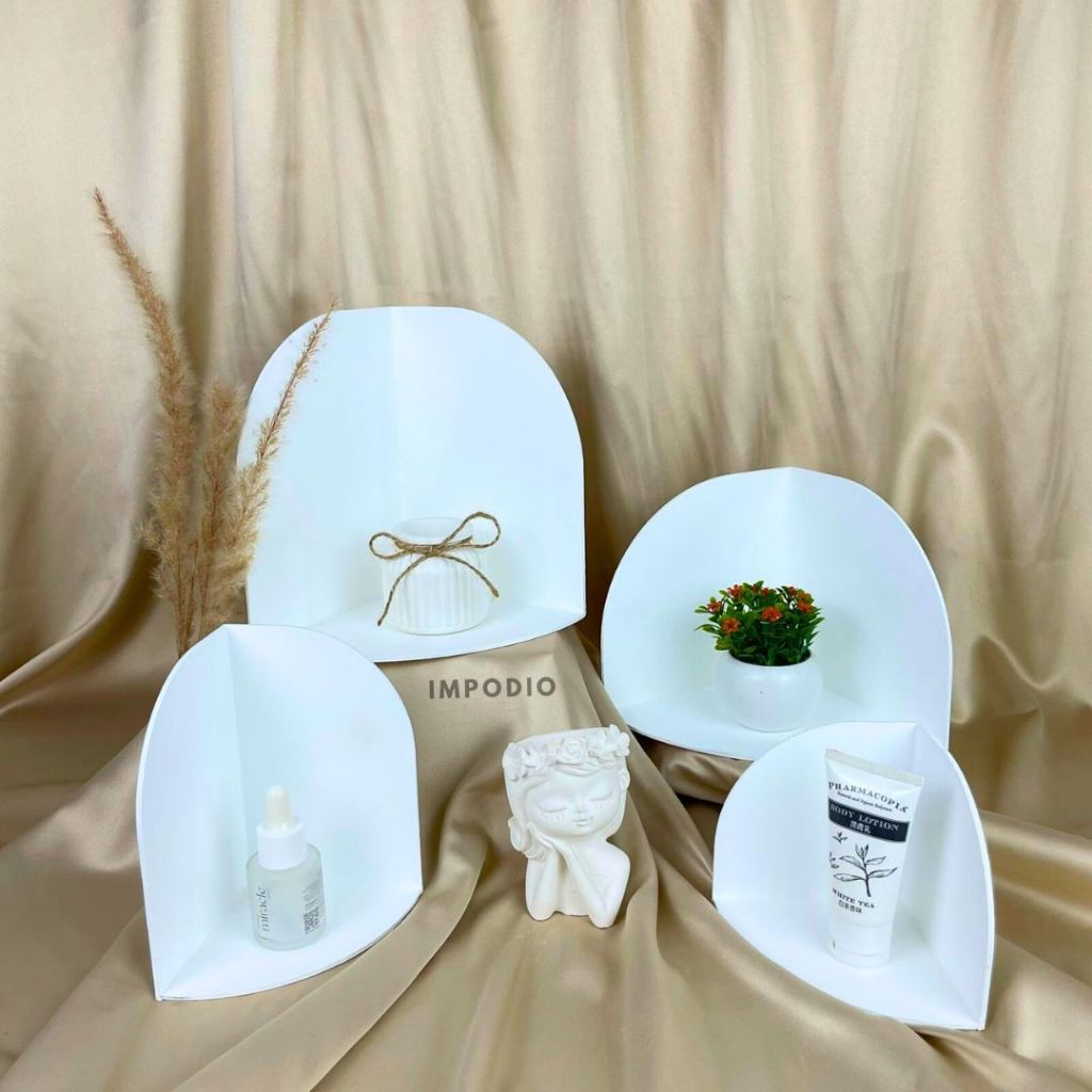 IMPODIO Display Kayu Tatakan 3 Sisi Triangle Podium 3D - Props Foto Produk