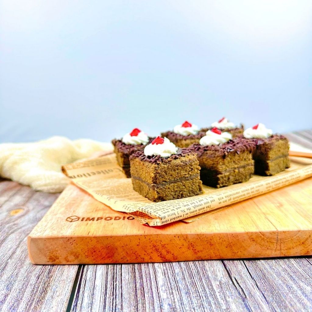 IMPODIO Tatakan Kue Kayu Mahoni Asli - Nampan Alas Makanan Kue Tart Cupcakes Display Props Foto