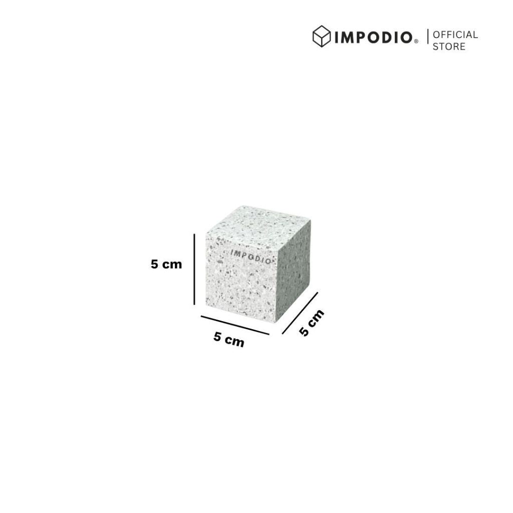 IMPODIO Display Stand Kayu Motif Terrazzo - Kubus Geometri Display Props foto Produk Skincare & Perhiasan